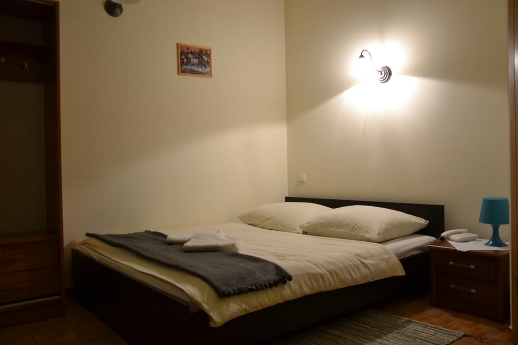 Zajazd Kwadrat Motel Dąbrowa Górnicza Quarto foto